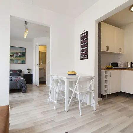 Studios Apartment *